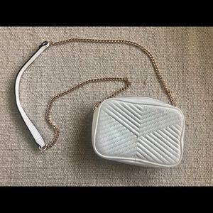 H&M White Camera Shoulder Chain Bag
